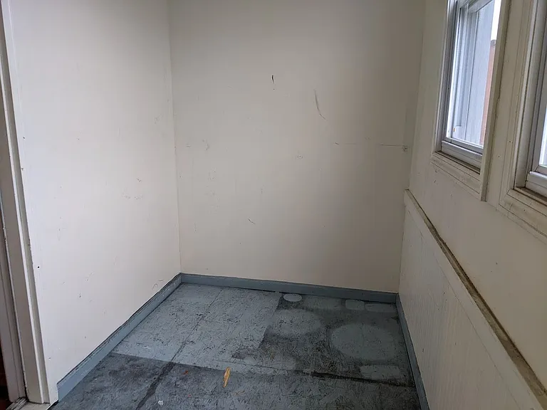 81-85 Minerva St — Photo 23