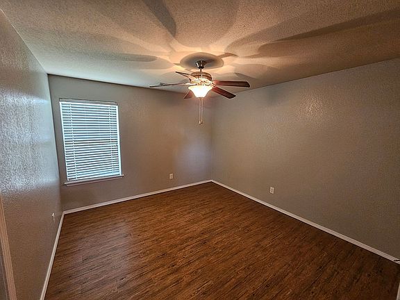 3rd image of 1165 S Oxbow Way