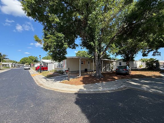 3rd image of 12100 Seminole Blvd