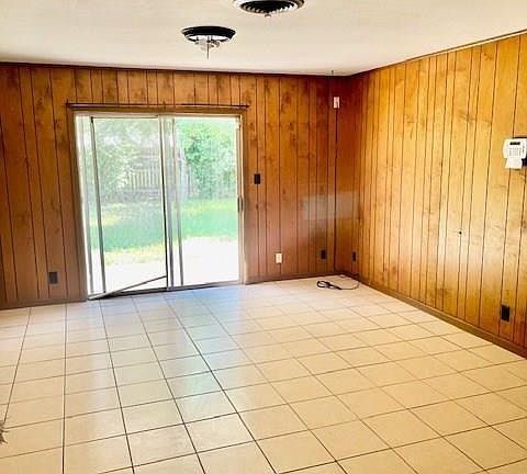 2nd image of 2908 Bluebonnet Dr