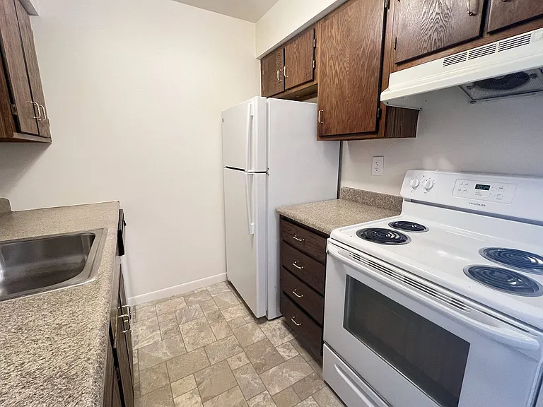 Four Worlds Apartments — Photo 47