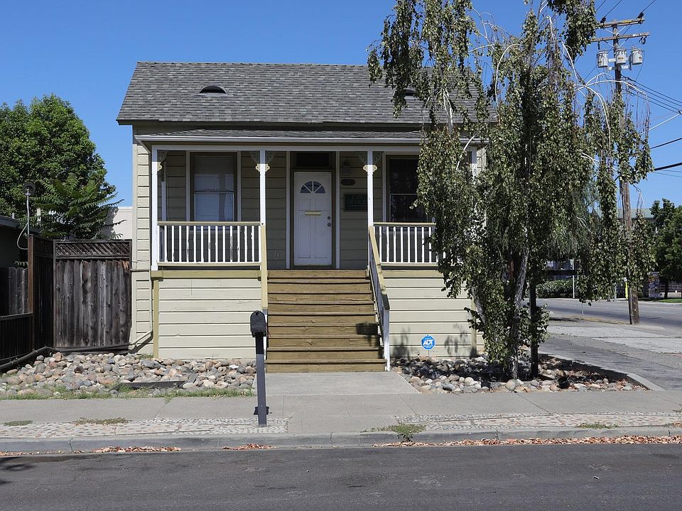 1st image of 907 Civic Center Dr