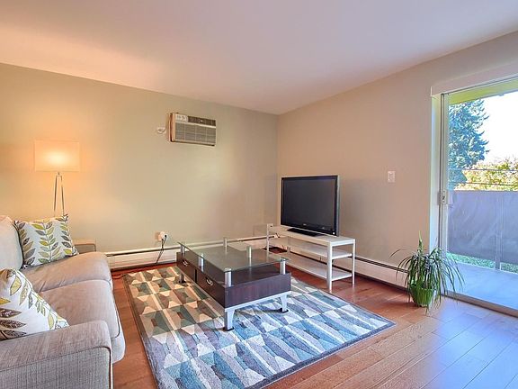 4th image of 1245 N Race St APT 209