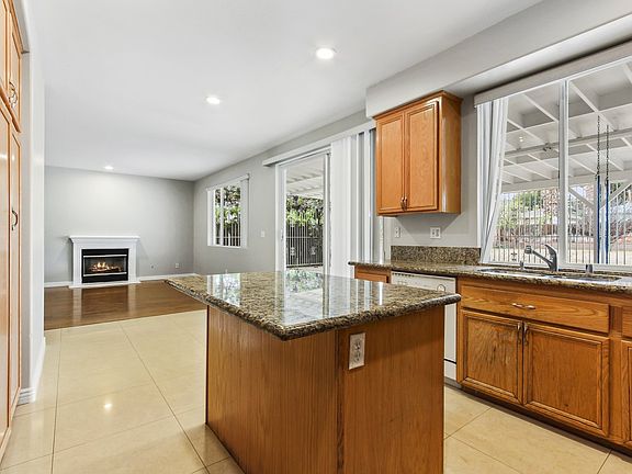 5th image of 8411 Sparton Ave