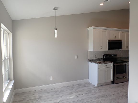 5th image of 27 Clementon Ln #B