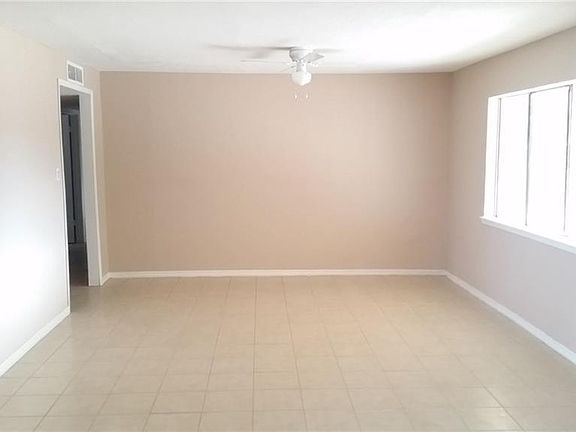 4th image of 313 Melendez St