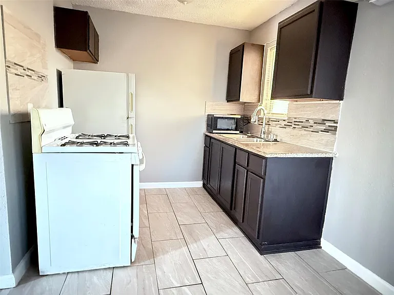 5418 Weaver Rd #D — Photo 4