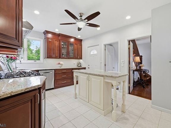 4th image of 59 Mount Horeb Rd