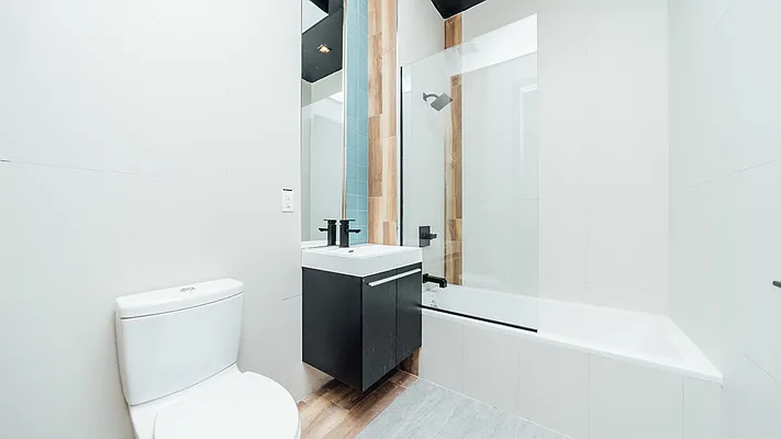 Rented by Nooklyn NYC LLC | media 17