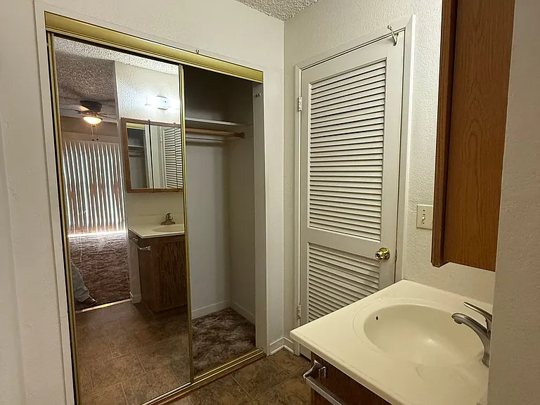 2512 Standiford Ave — Photo 12