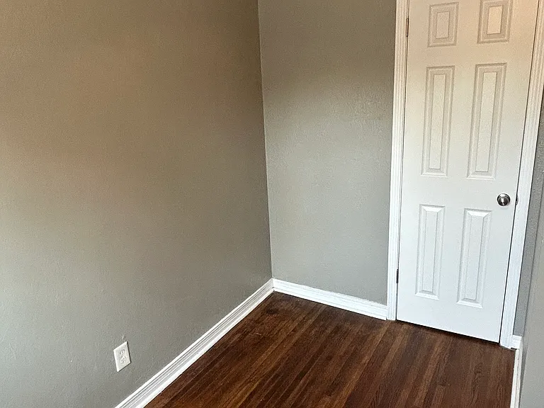 4115 E 28th Pl — Photo 15