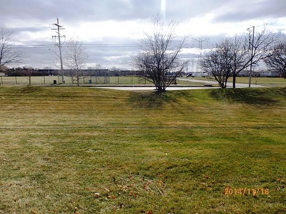 3rd image of 1918 Carousel Ct #1918