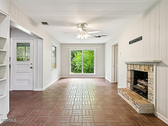 4th image of 431 Keaton Ln