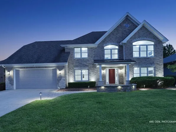 2935 Oxford Ct, Aurora, IL 60502