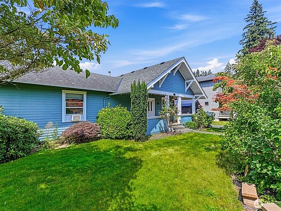 3rd image of 416 N Alcazar Avenue