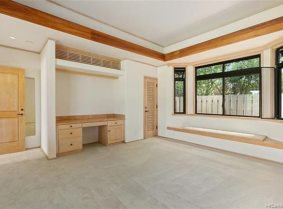 5th image of 915 Waiiki St