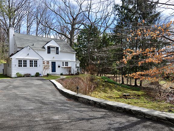 2nd image of 221 Judson Ave