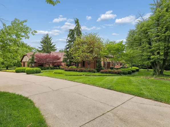 9 Little Creek Ln, Cincinnati, OH 45246