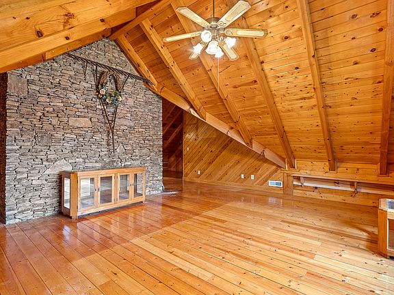 36th image of 388 Patty Rd