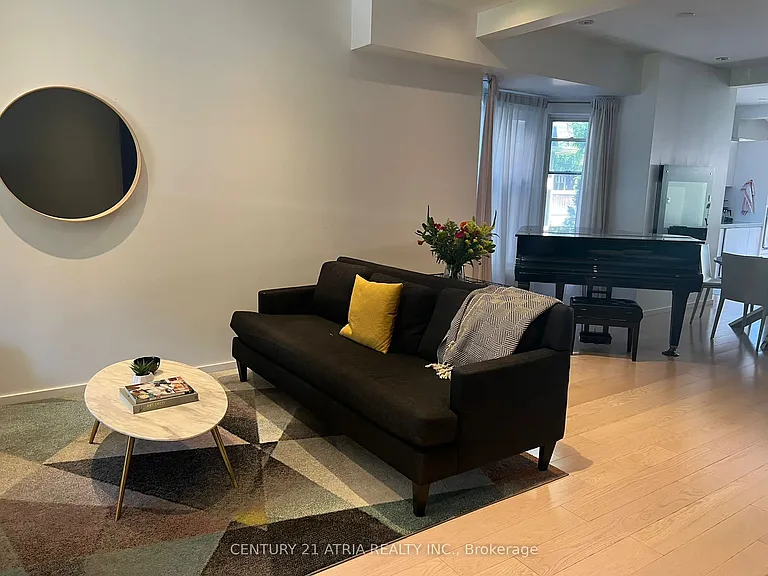 109 Simpson Ave — Photo 2