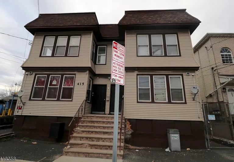 413 Lyons Ave #2L — Photo 15