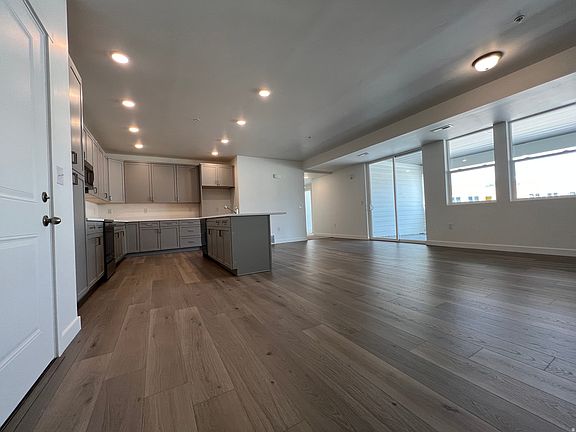 3rd image of 717 W West Coho Ln S #202-2F
