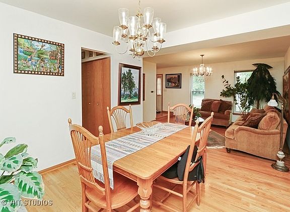 5th image of 388 Attenborough Ct