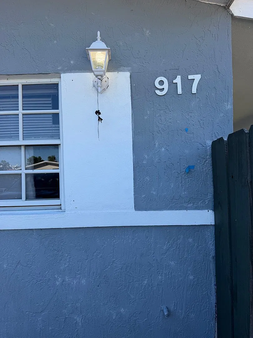 917 NW 3rd Ave — Photo 1