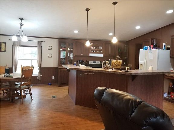 3rd image of 697 County Road 1140