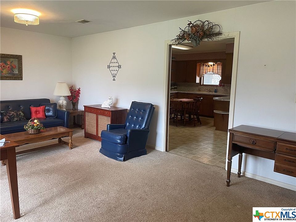 516 W 14th St, Shiner, TX 77984 Zillow