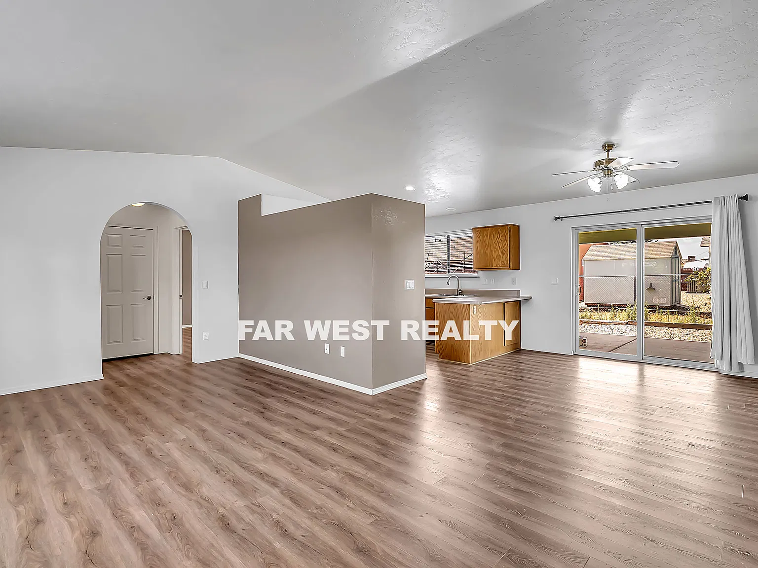 3 bed, 1308 sqft, $1,900 — Photo 3