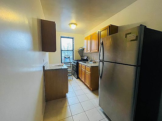 1st image of 2021 E 41st St APT 2a
