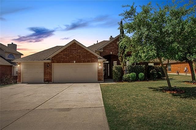 1st image of 224 Amber Oak Dr