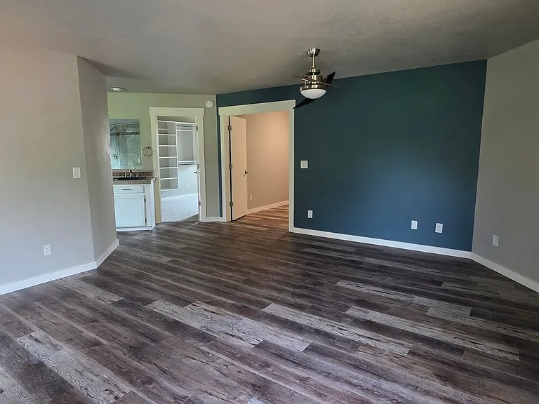 6818 W Desert Ave — Photo 12