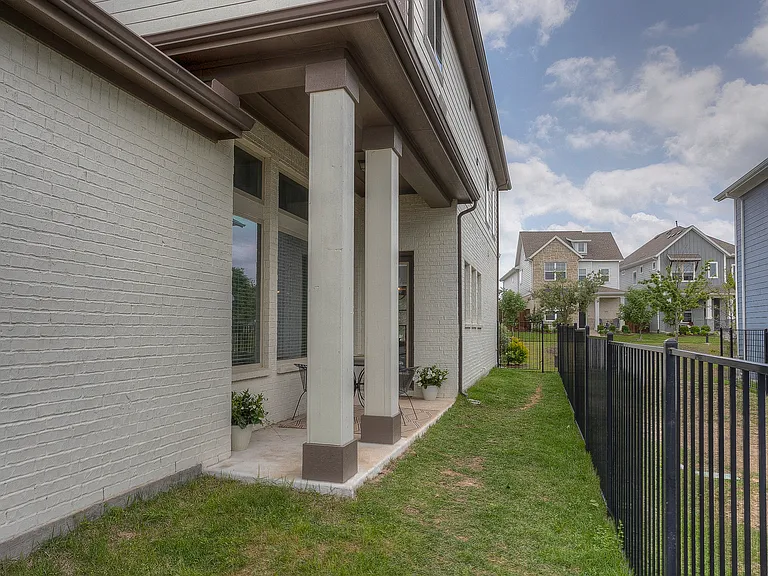 1825 Oak Trail Dr — Photo 17