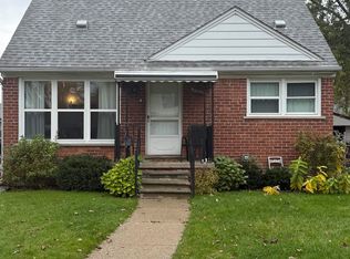 27833 Grant St, Saint Clair Shores, MI 48081