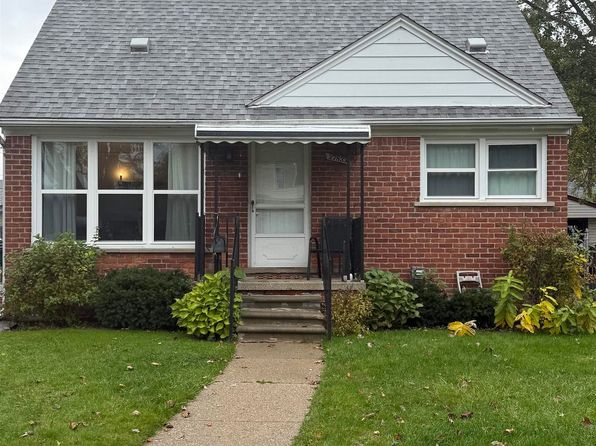 27833 Grant St, Saint Clair Shores, MI 48081