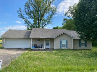607 W Spring St, Mineral Springs, AR 71851
