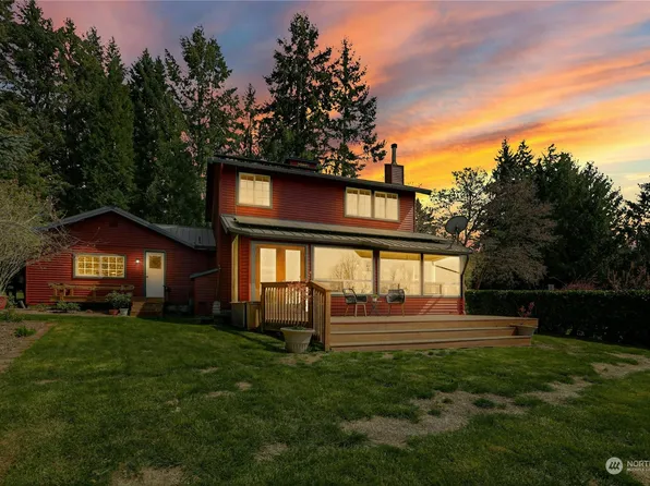 9590 Windsong Loop NE, Bainbridge Island, WA 98110