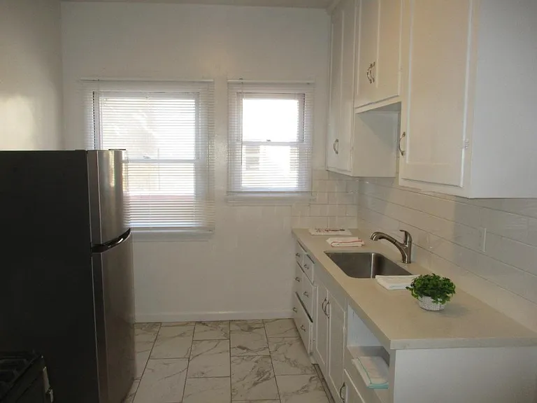 1101 Mound Ave #9 — Photo 4