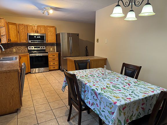 3rd image of 285 1/4 Walnut St APT A