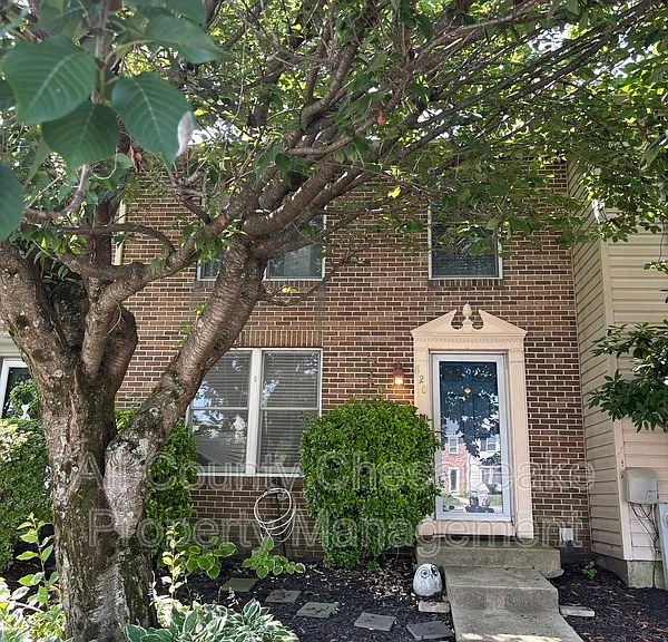 820 Comer Sq — Photo 1
