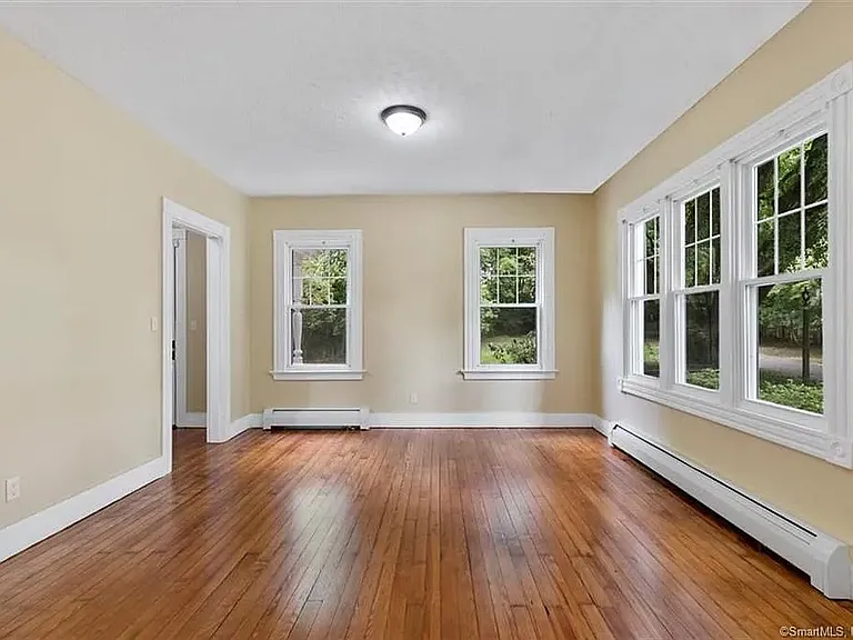 40 Wintergreen Ave — Photo 11