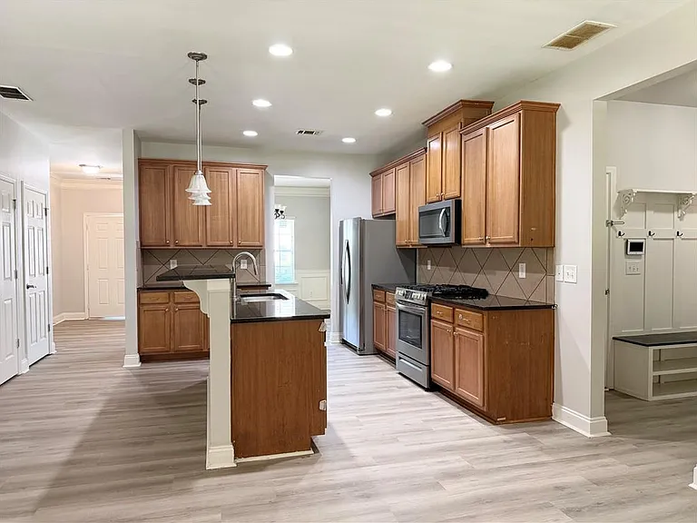 3051 Montauk Hill Dr — Photo 17