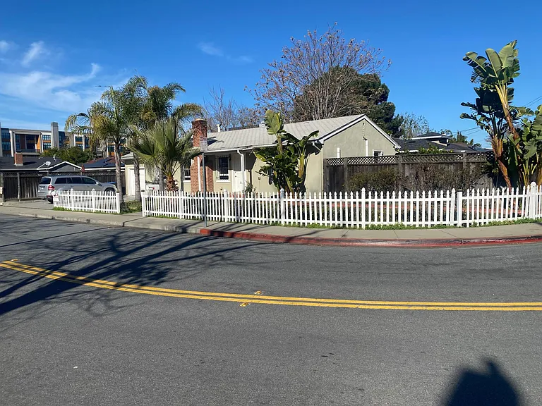 383 S Baywood Ave — Photo 10