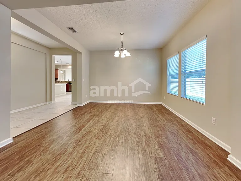 475 Hefferon Dr — Photo 5