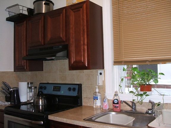 5th image of 216 W 23rd St