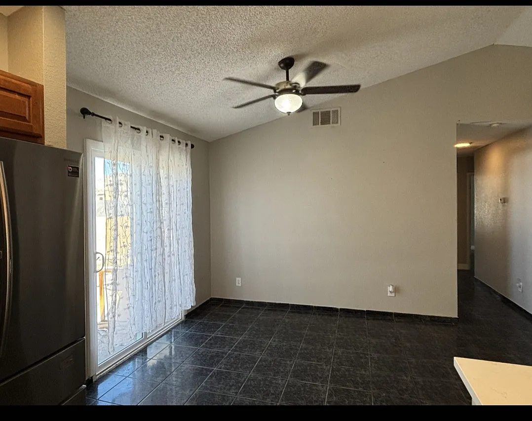 3 bed, 1166 sqft, $2,200 — Photo 1