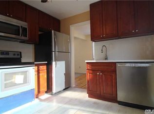 1575 216th St #2, Bayside, NY 11360