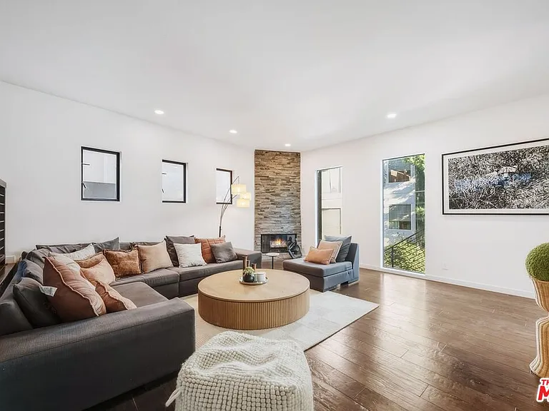 3601 Dixie Canyon Pl — Photo 11
